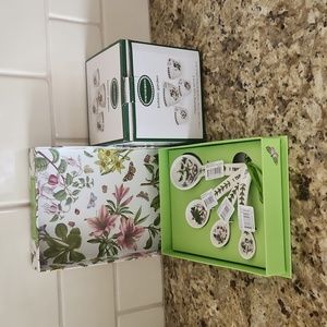 2 PORTMIERION BOTANIC GARDEN SET OF 4 MEASURING SPOONS CERAMI & 4 MEASURING CUPS